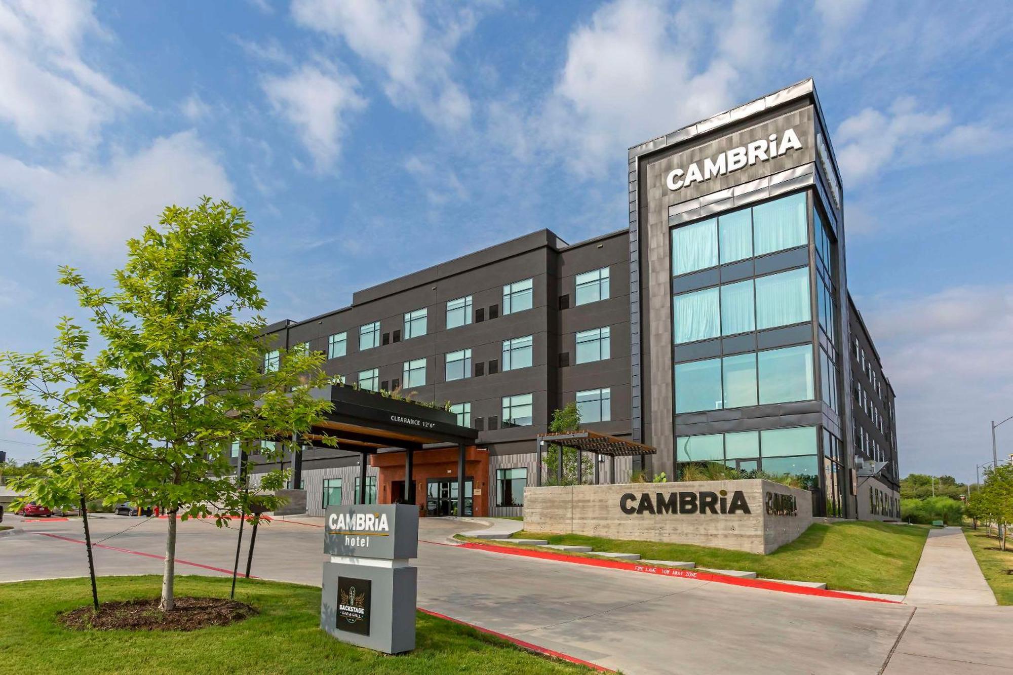 Cambria Hotel Austin Airport Exterior photo